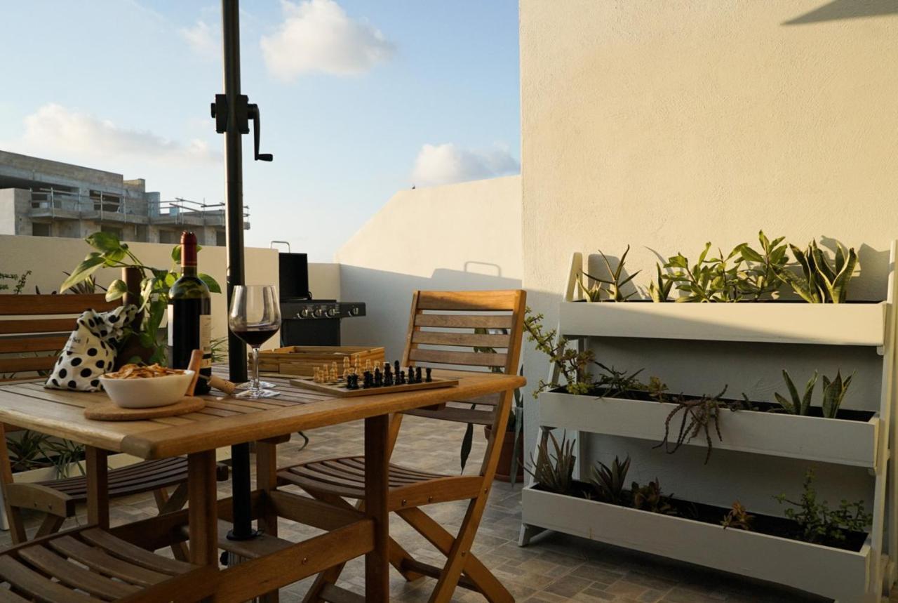 Ferienwohnung Cosy Designer Seaview Penthouse With Terrace & Bbq St. Paul's Bay Exterior foto